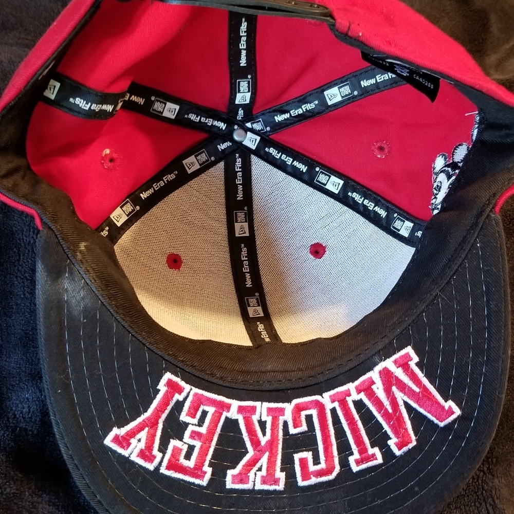 Mickey mouse hat - Picture 3 of 3